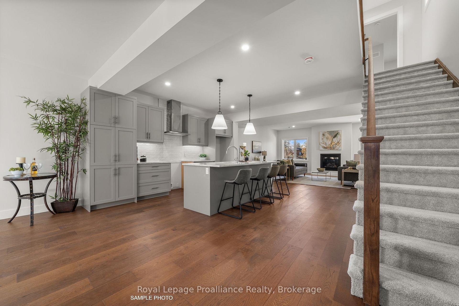 Photo 5 of 32 Fraser Drive, Quinte West, Sidney Ward — HOMEH