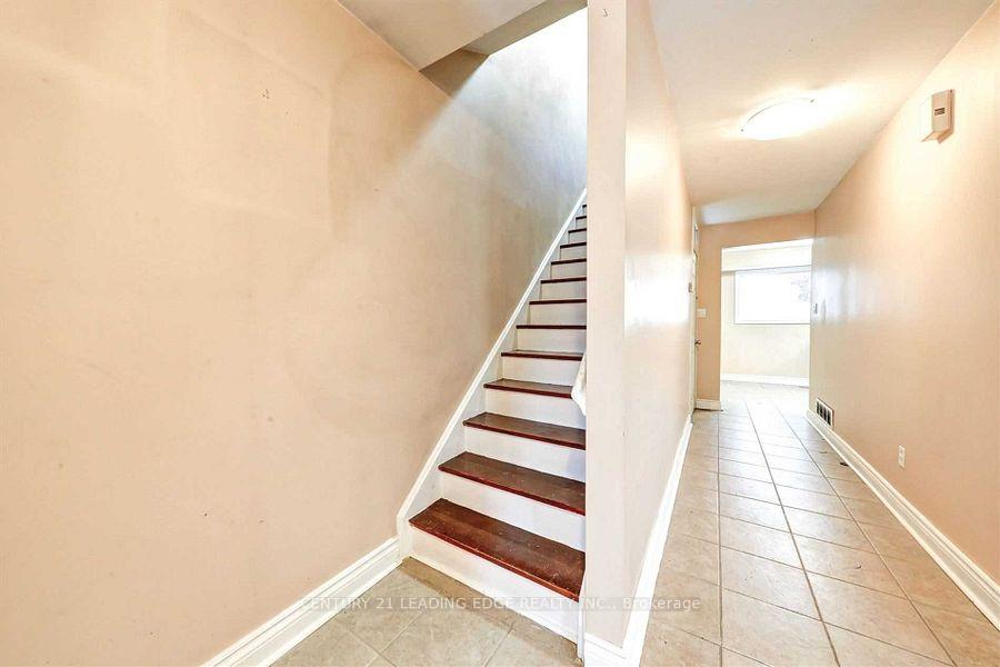 Photo 4 of 45 Burkwood Crescent, Scarborough, Malvern — HOMEH
