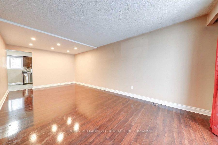 Photo 5 of 45 Burkwood Crescent, Scarborough, Malvern — HOMEH