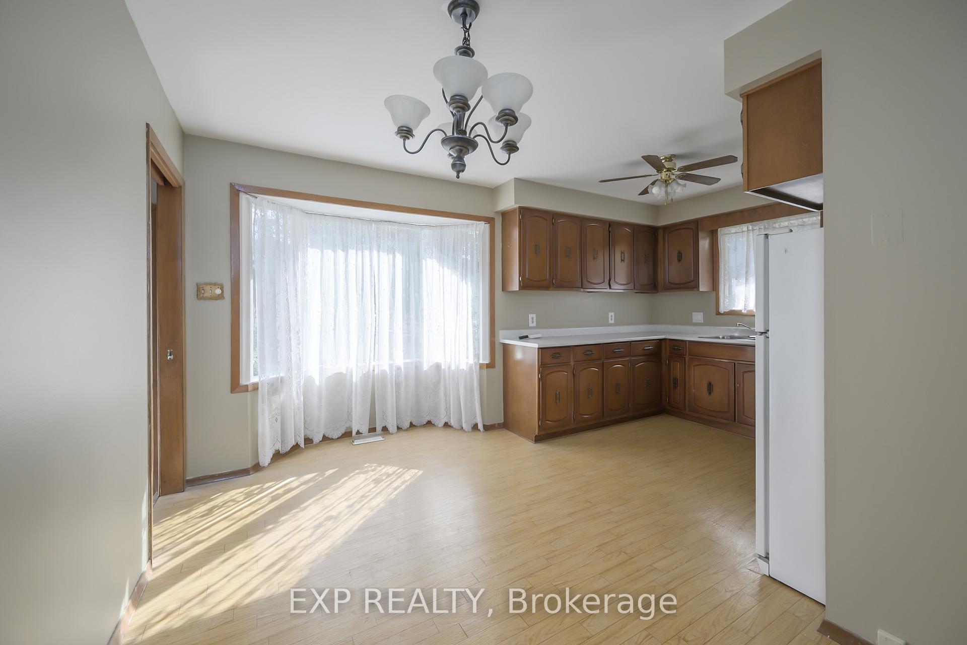 Photo 4 of 289 Fairhaven Circle, London, East O — HOMEH