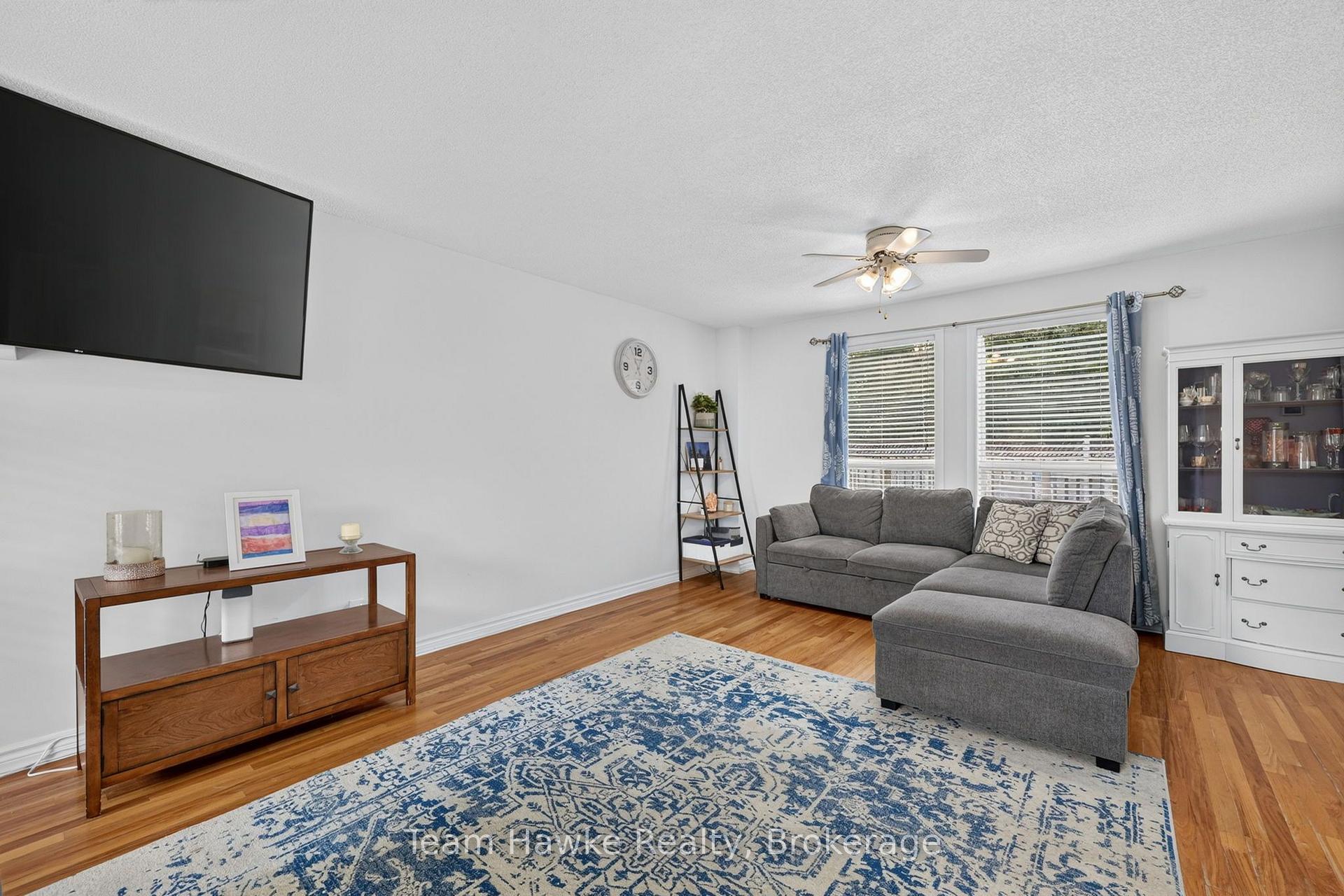 Photo 8 of 1085 Dina Crescent, Midland — HOMEH