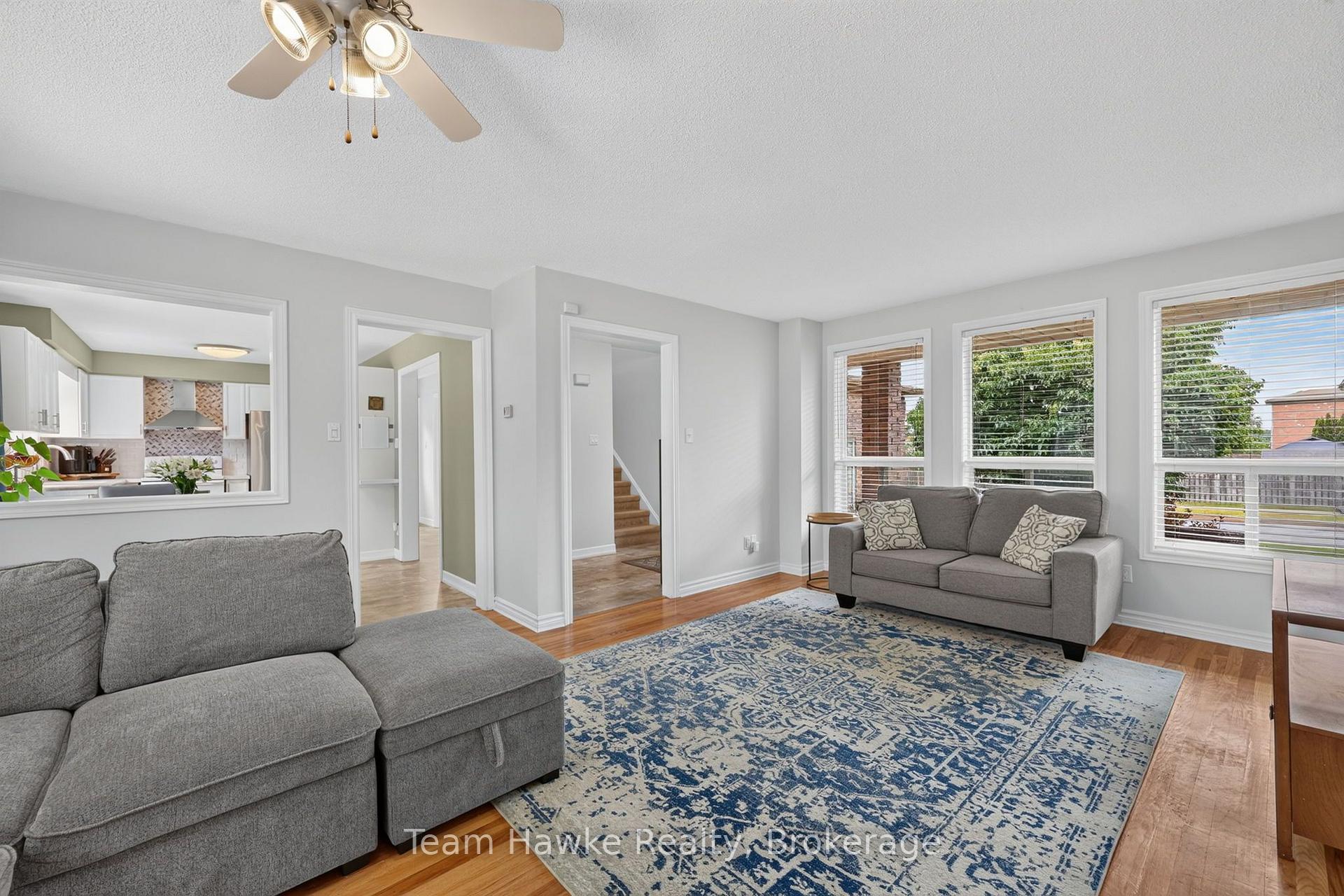 Photo 10 of 1085 Dina Crescent, Midland — HOMEH