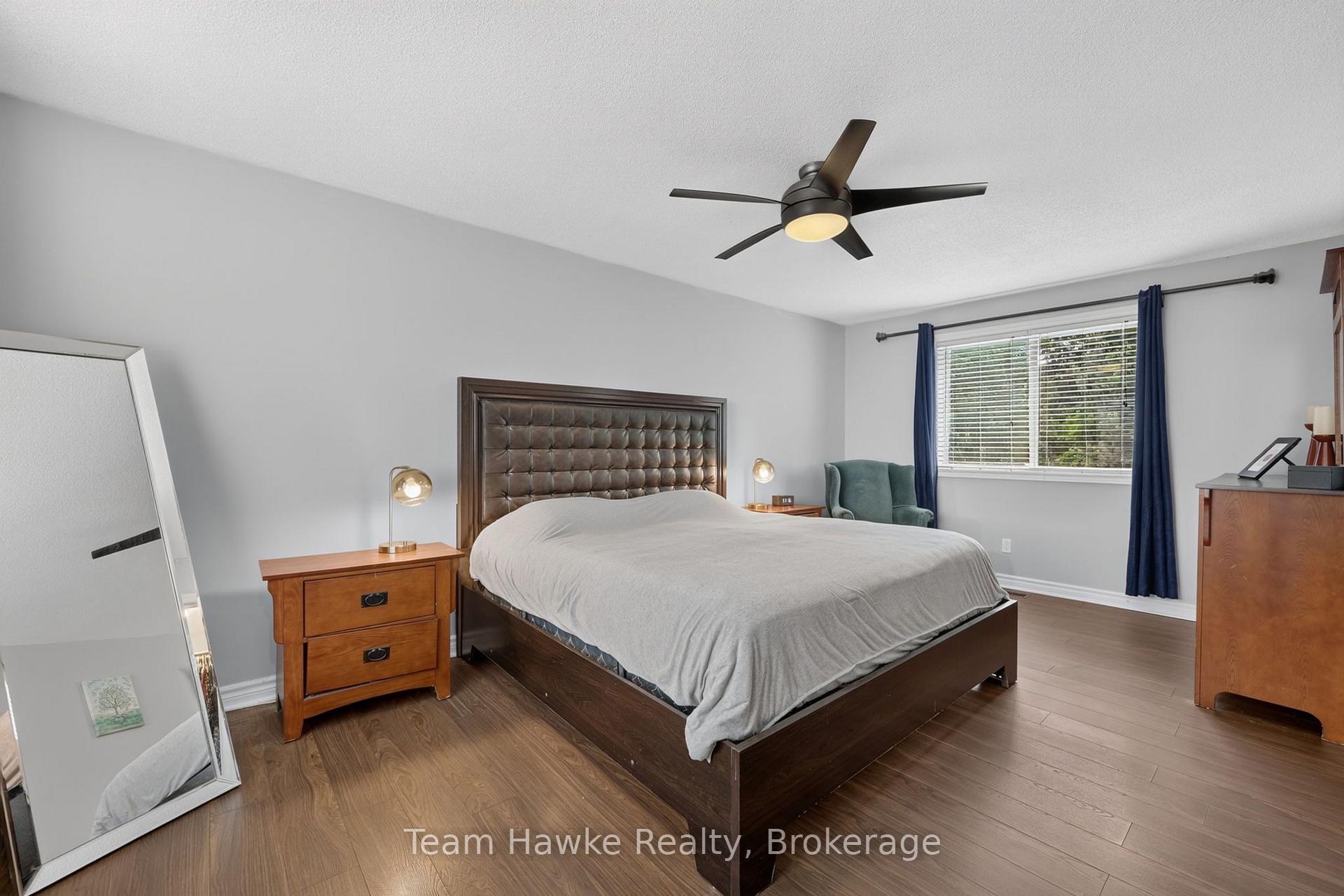 Photo 17 of 1085 Dina Crescent, Midland — HOMEH