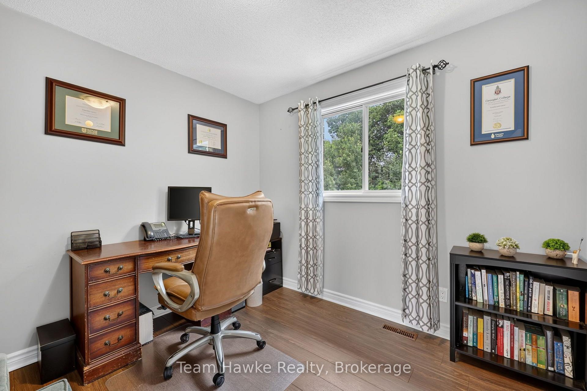 Photo 20 of 1085 Dina Crescent, Midland — HOMEH