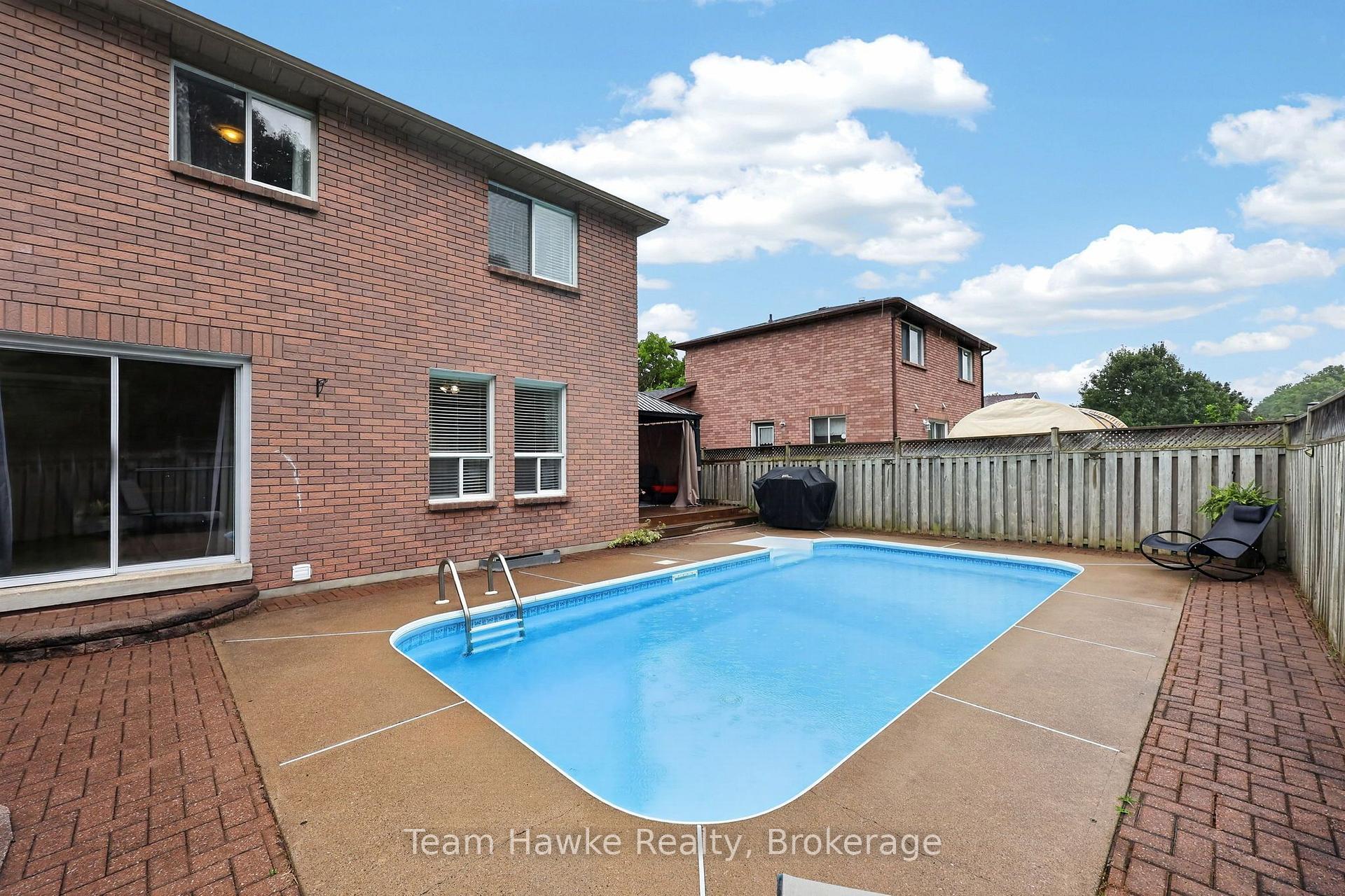 Photo 29 of 1085 Dina Crescent, Midland — HOMEH