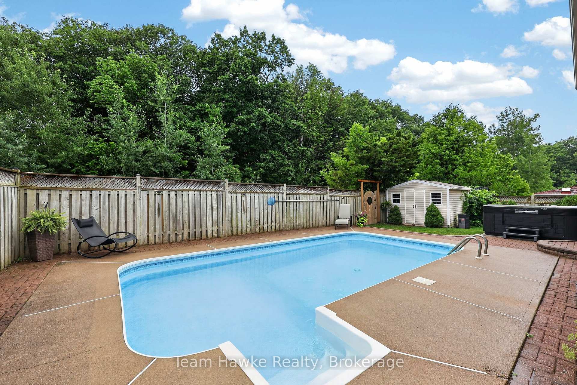 Photo 34 of 1085 Dina Crescent, Midland — HOMEH
