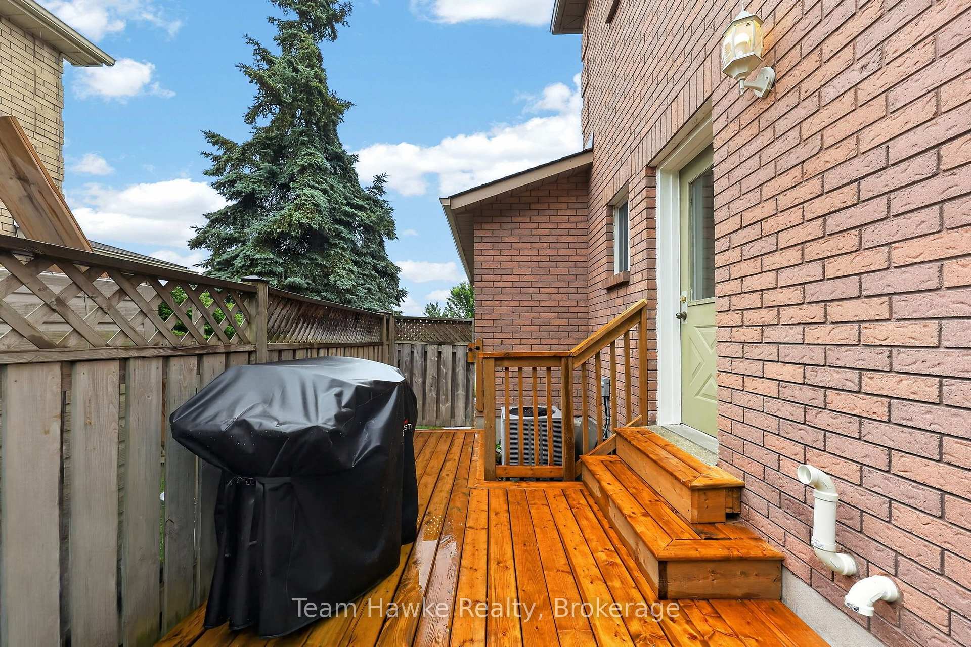 Photo 38 of 1085 Dina Crescent, Midland — HOMEH