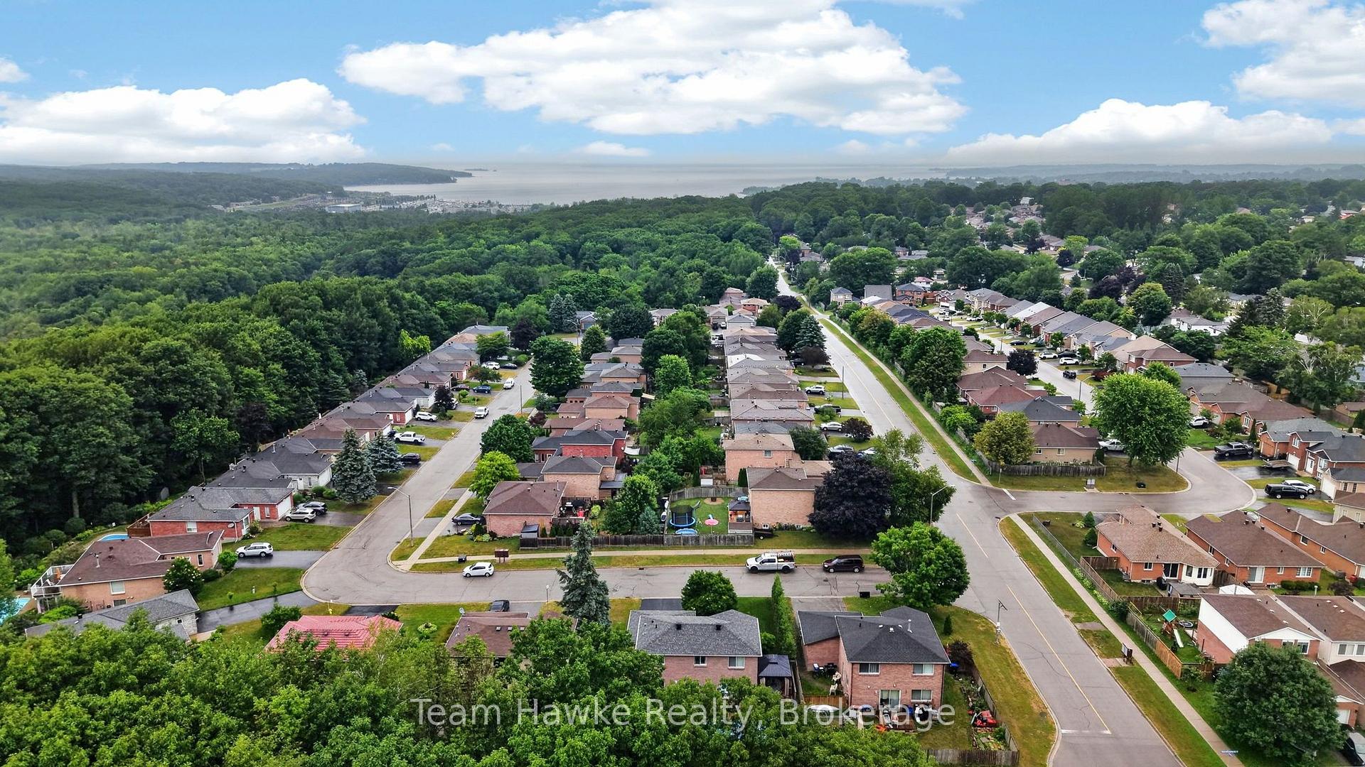 Photo 43 of 1085 Dina Crescent, Midland — HOMEH
