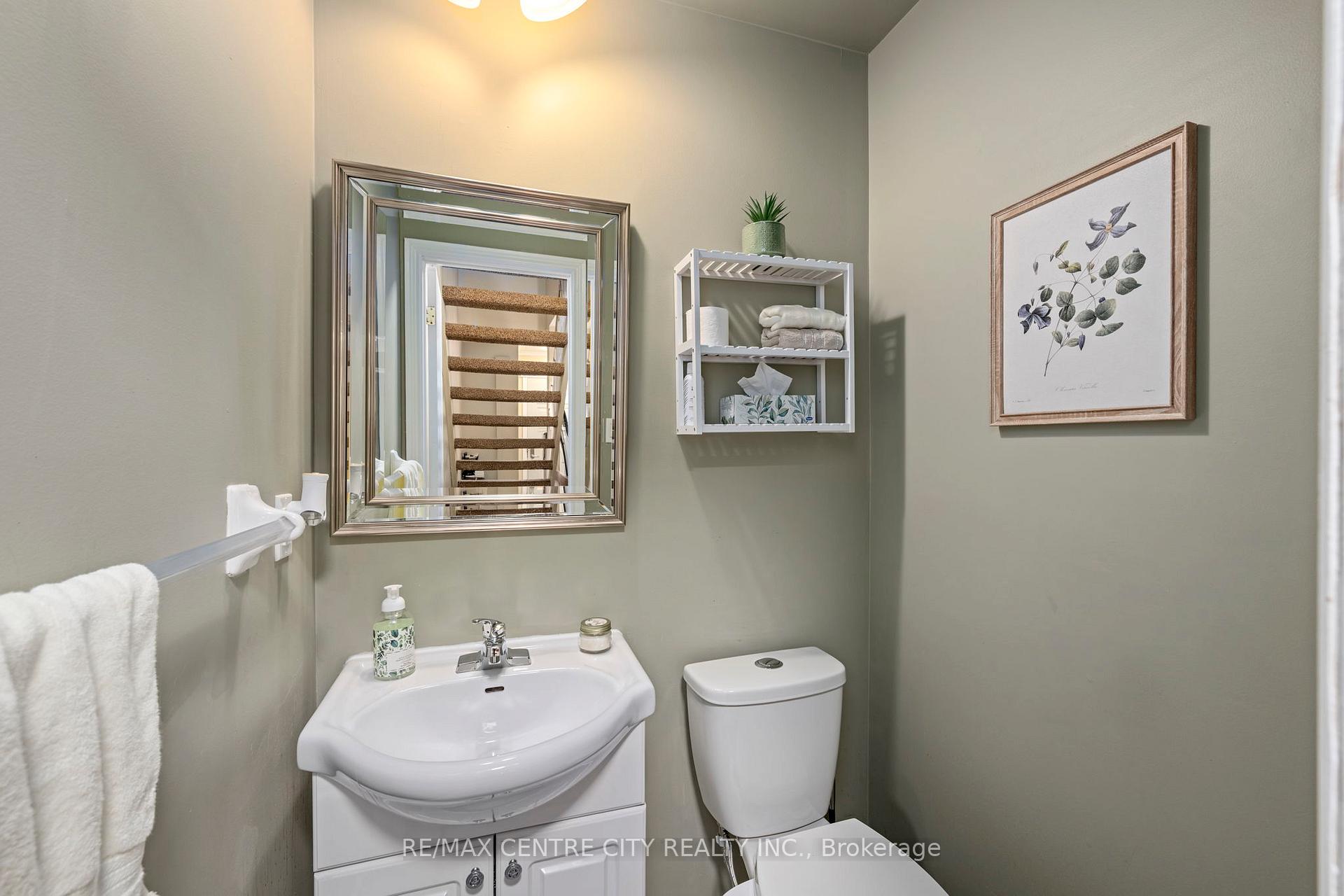 Photo 15 of Unit 9, 475 Sandringham Crescent, London, South R — HOMEH