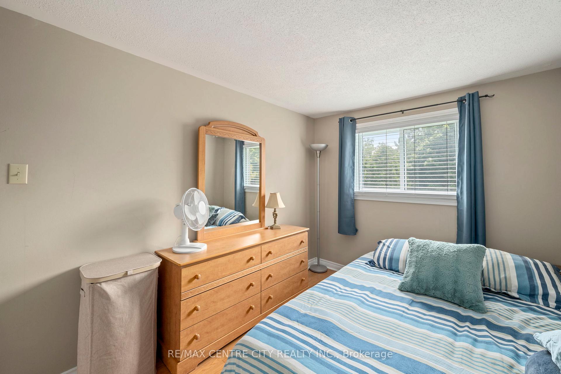 Photo 21 of Unit 9, 475 Sandringham Crescent, London, South R — HOMEH