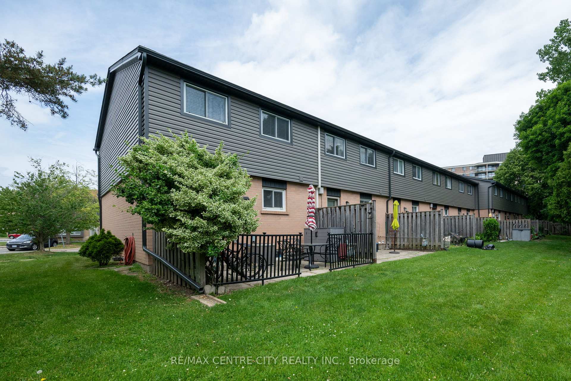 Photo 32 of Unit 9, 475 Sandringham Crescent, London, South R — HOMEH