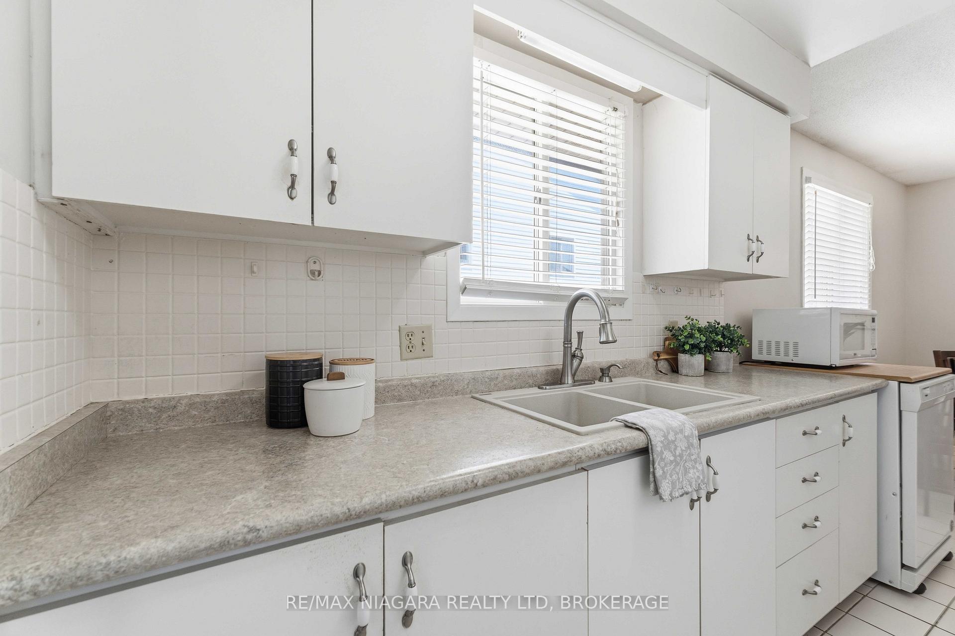 Photo 10 of 6156 Wildrose Crescent, Niagara Falls, Oldfield — HOMEH