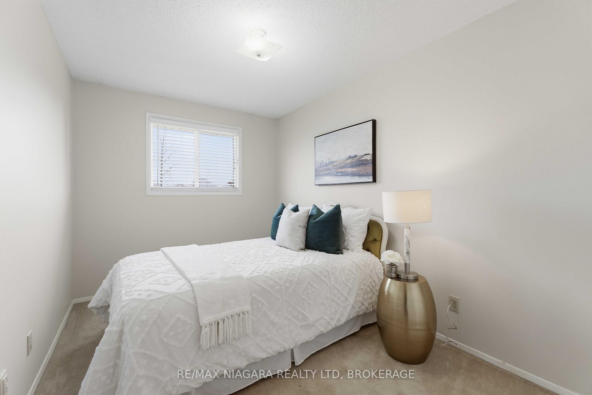 Photo 16 of 6156 Wildrose Crescent, Niagara Falls, Oldfield — HOMEH