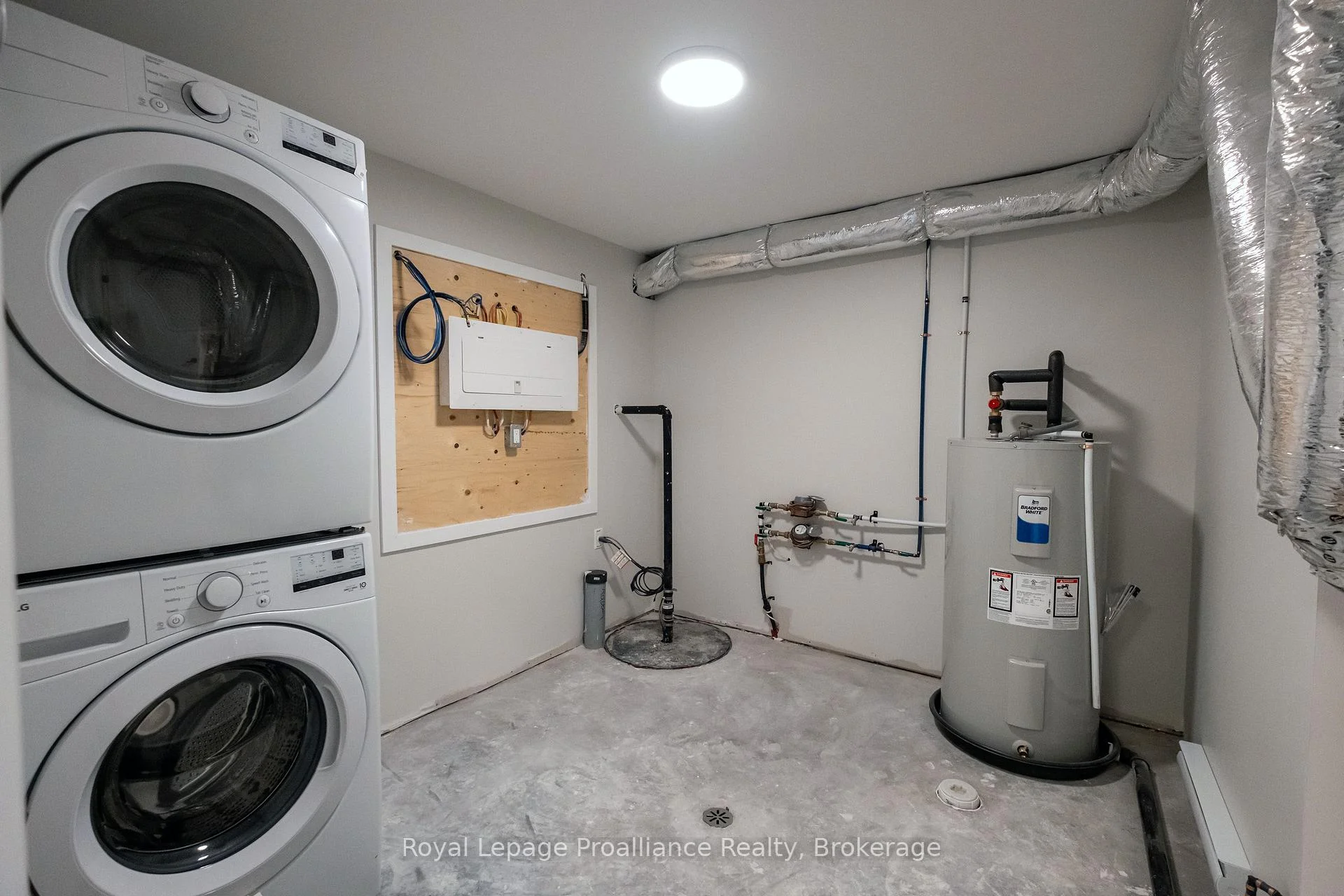Photo 20 of Unit B, 166 Sienna Avenue, Belleville, Belleville Ward — HOMEH