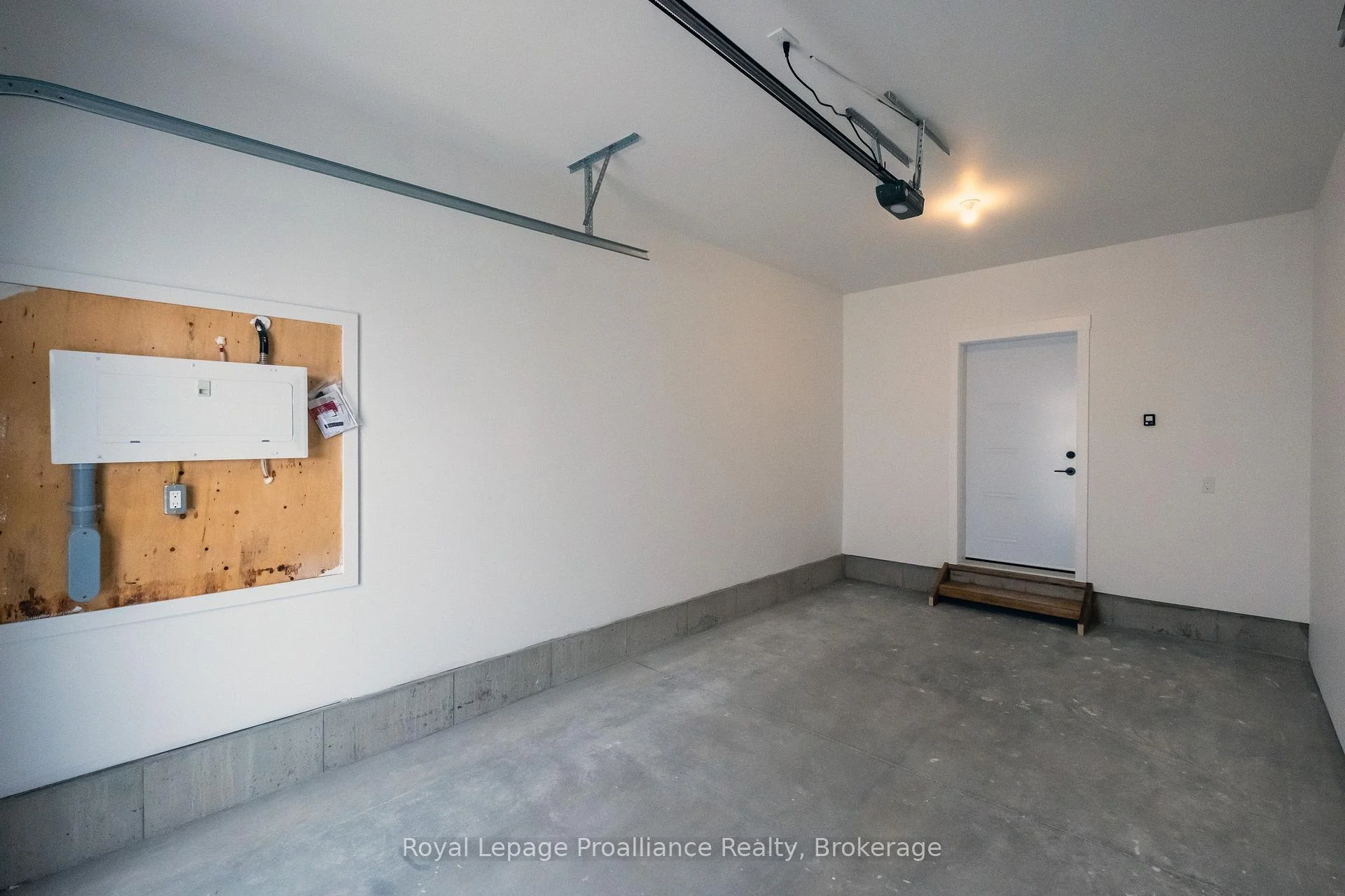 Photo 26 of Unit B, 166 Sienna Avenue, Belleville, Belleville Ward — HOMEH