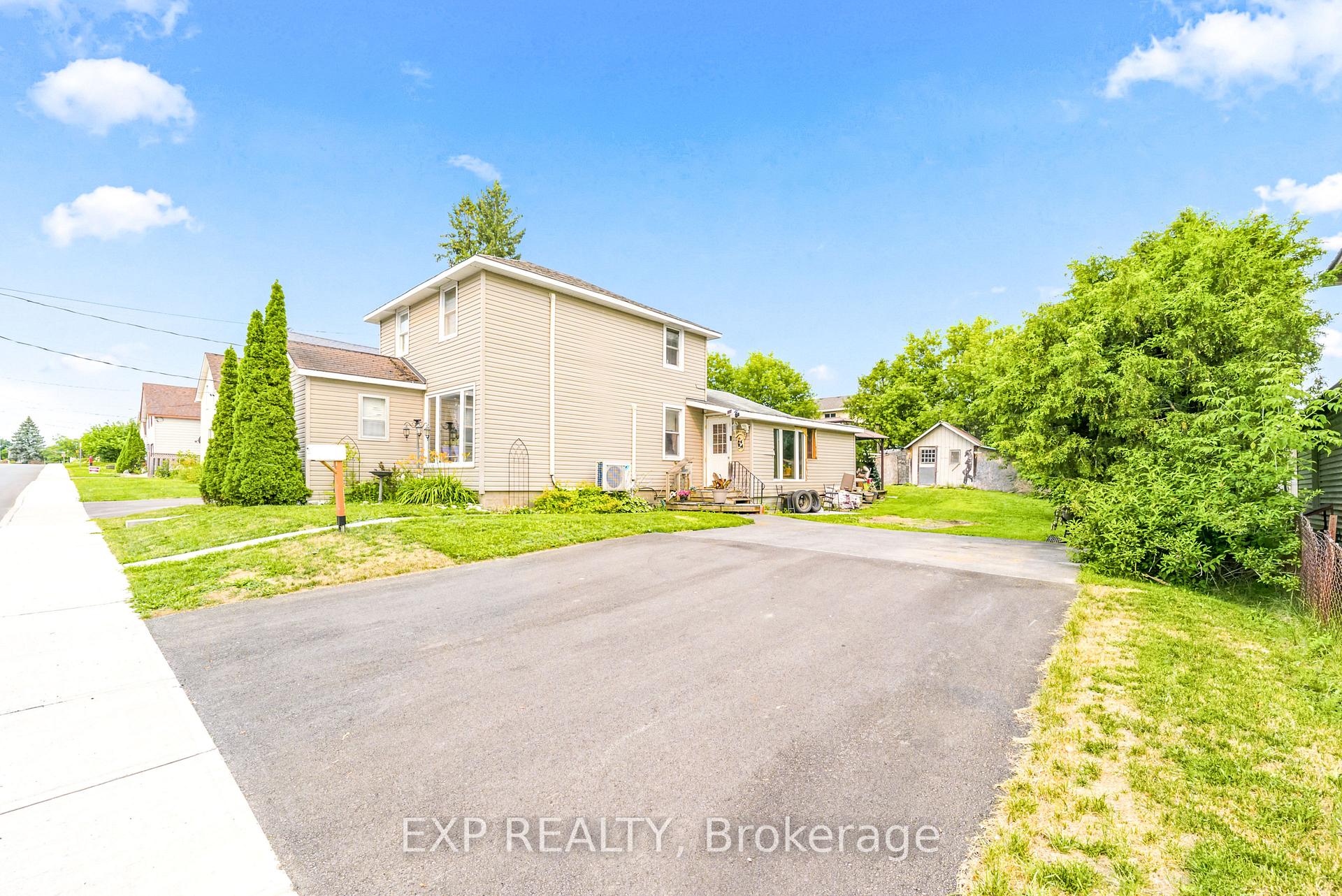 Photo 4 of 111 Macdonald Street, Arnprior, Arnprior — HOMEH