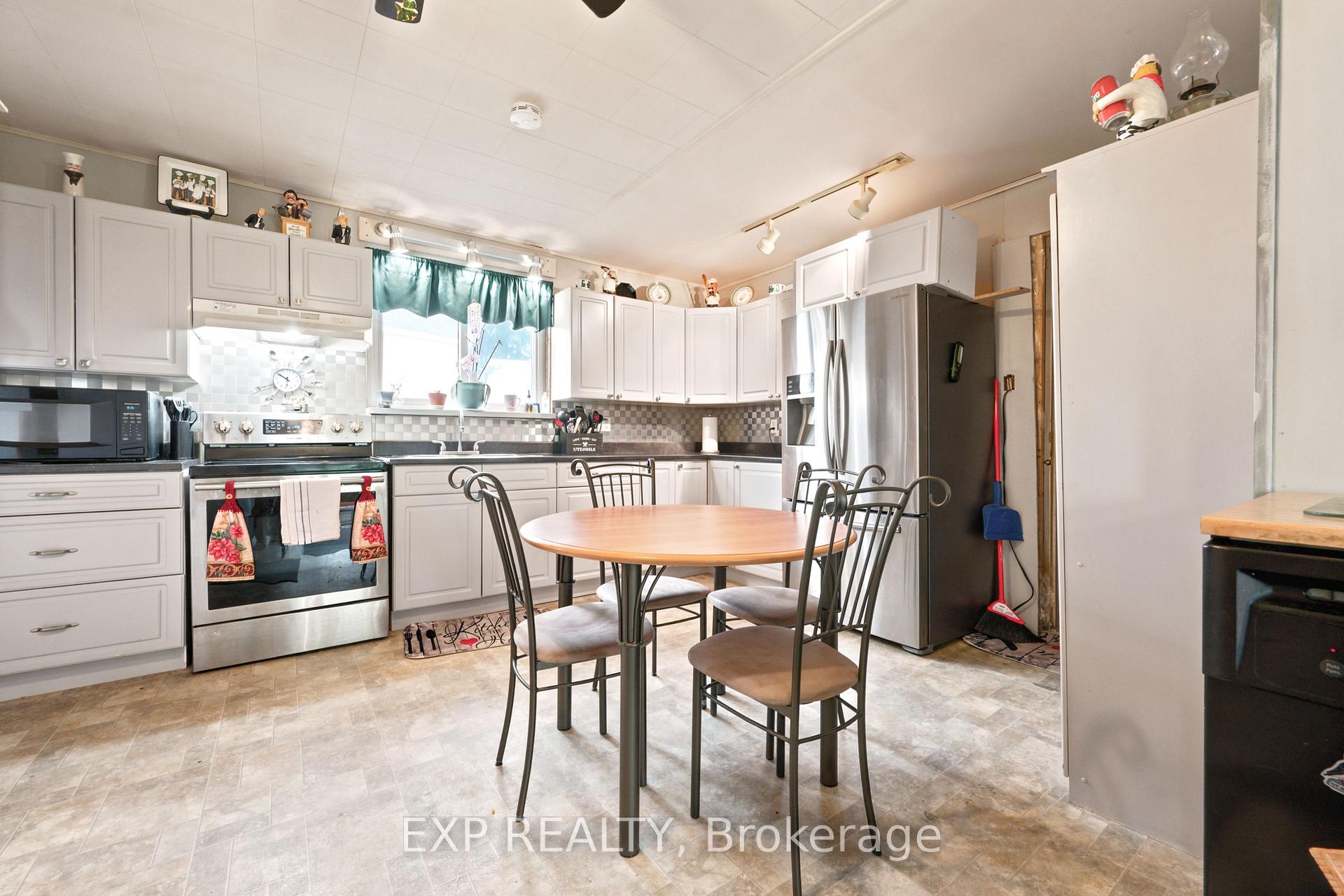 Photo 16 of 111 Macdonald Street, Arnprior, Arnprior — HOMEH
