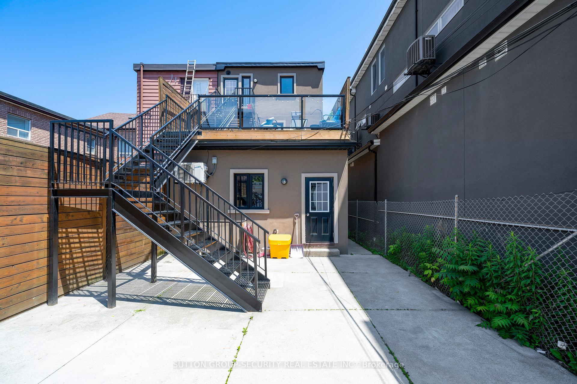 Photo 2 of Unit 3, 62 Lippincott Street, Toronto, Kensington-Chinatown — HOMEH