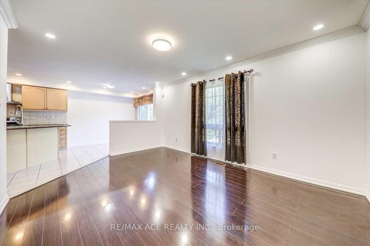 Photo 12 of 35 Pitchpine Drive, Scarborough, Rouge — HOMEH
