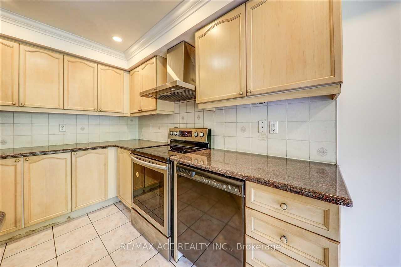 Photo 14 of 35 Pitchpine Drive, Scarborough, Rouge — HOMEH