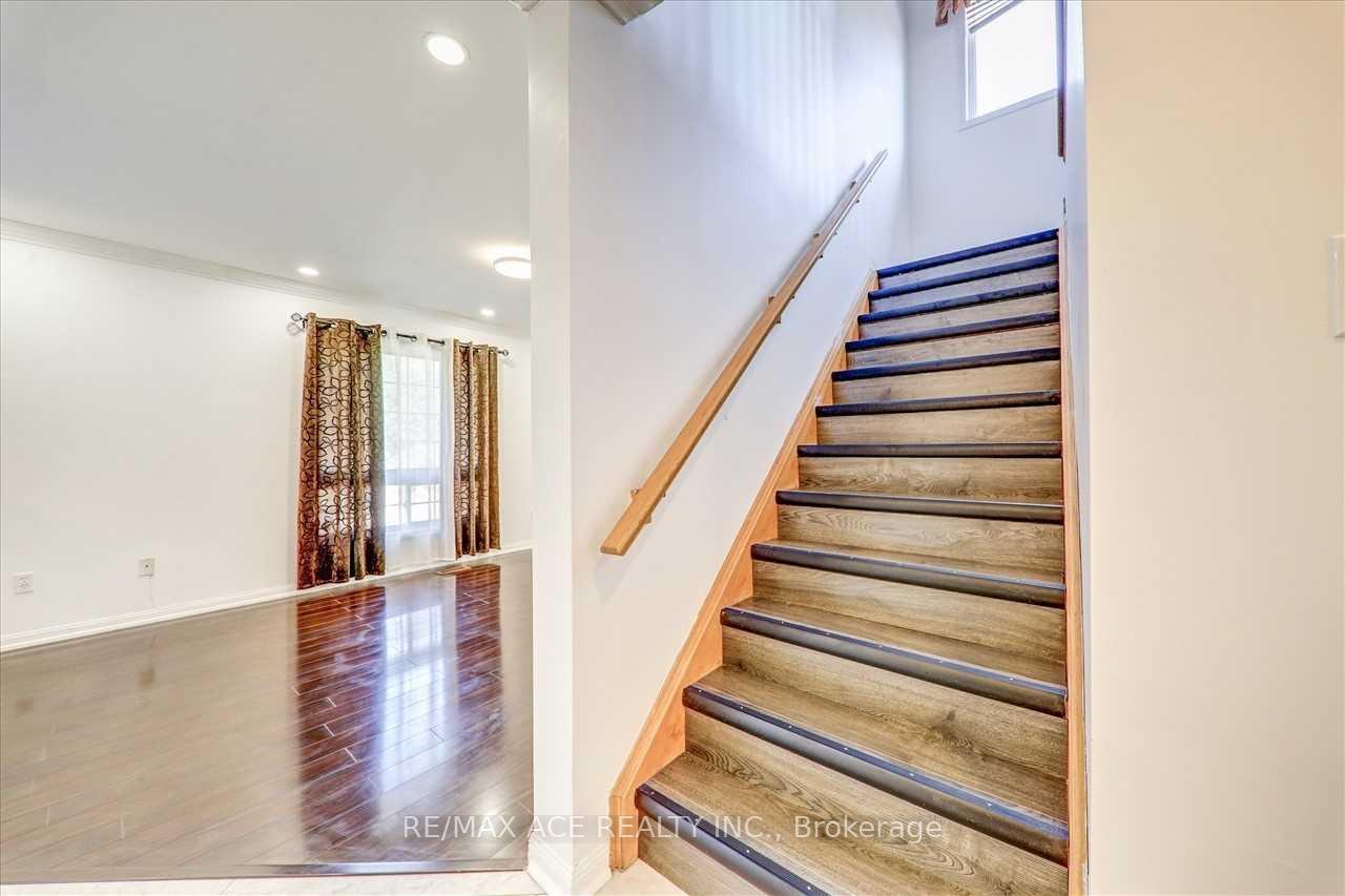 Photo 19 of 35 Pitchpine Drive, Scarborough, Rouge — HOMEH