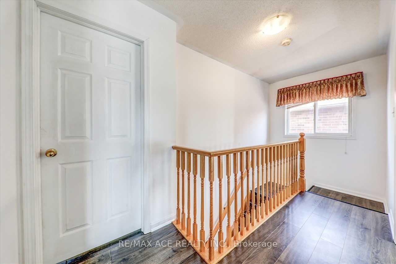 Photo 20 of 35 Pitchpine Drive, Scarborough, Rouge — HOMEH