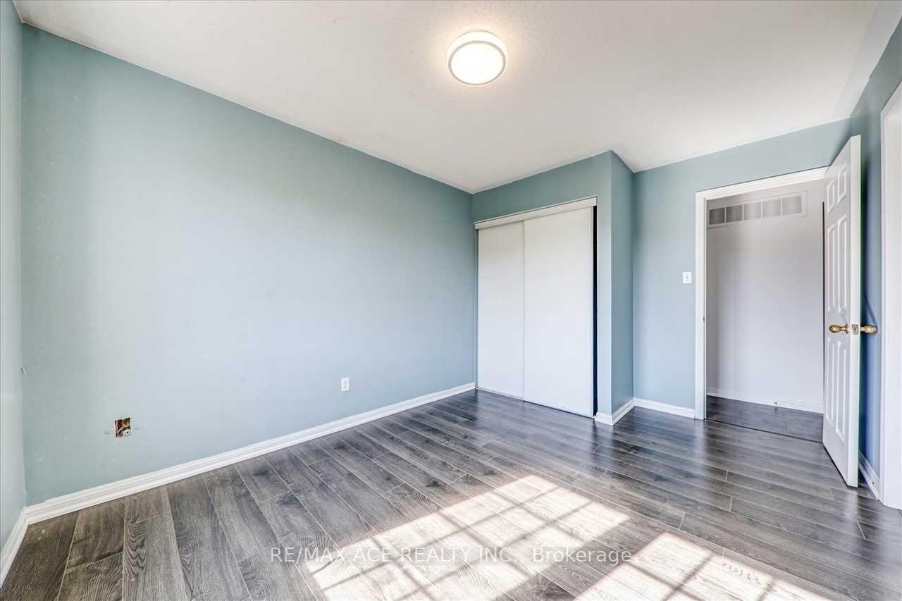 Photo 25 of 35 Pitchpine Drive, Scarborough, Rouge — HOMEH