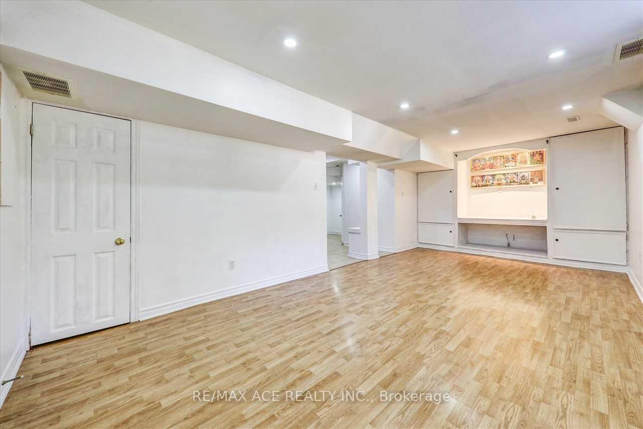 Photo 31 of 35 Pitchpine Drive, Scarborough, Rouge — HOMEH