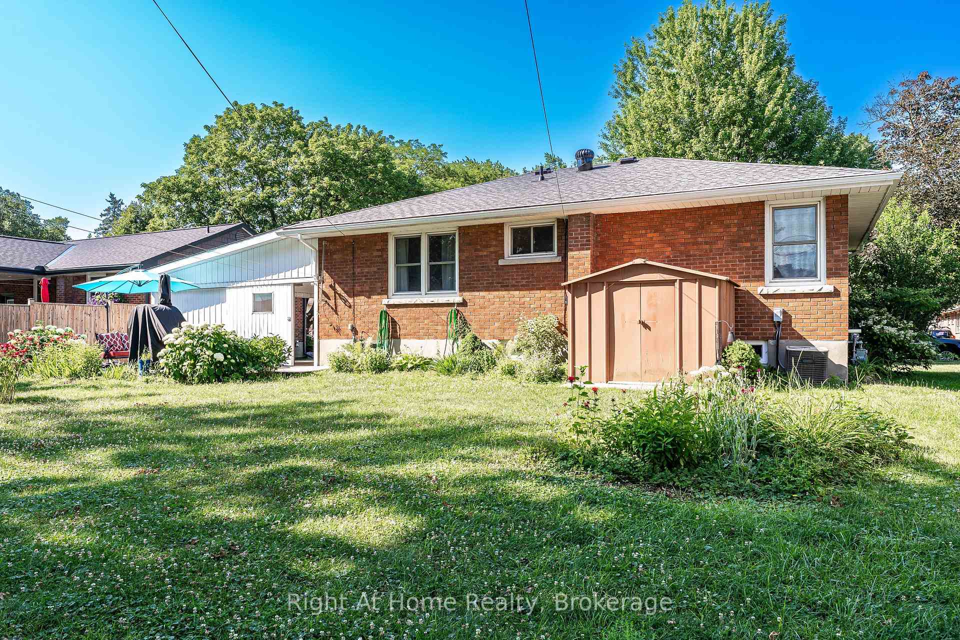 Photo 4 of 202 Easson Street, Stratford — HOMEH