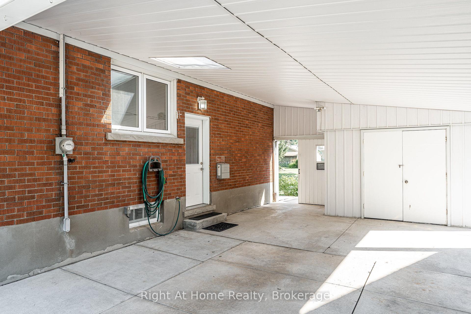 Photo 9 of 202 Easson Street, Stratford — HOMEH