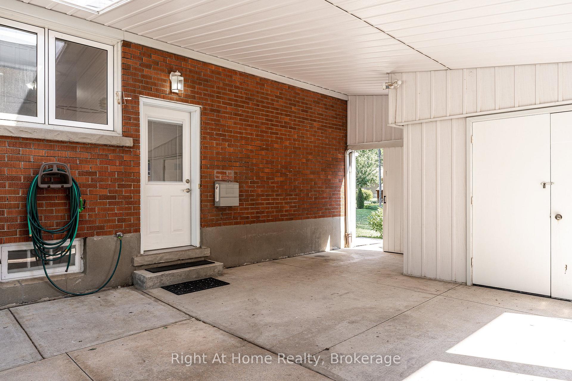 Photo 10 of 202 Easson Street, Stratford — HOMEH
