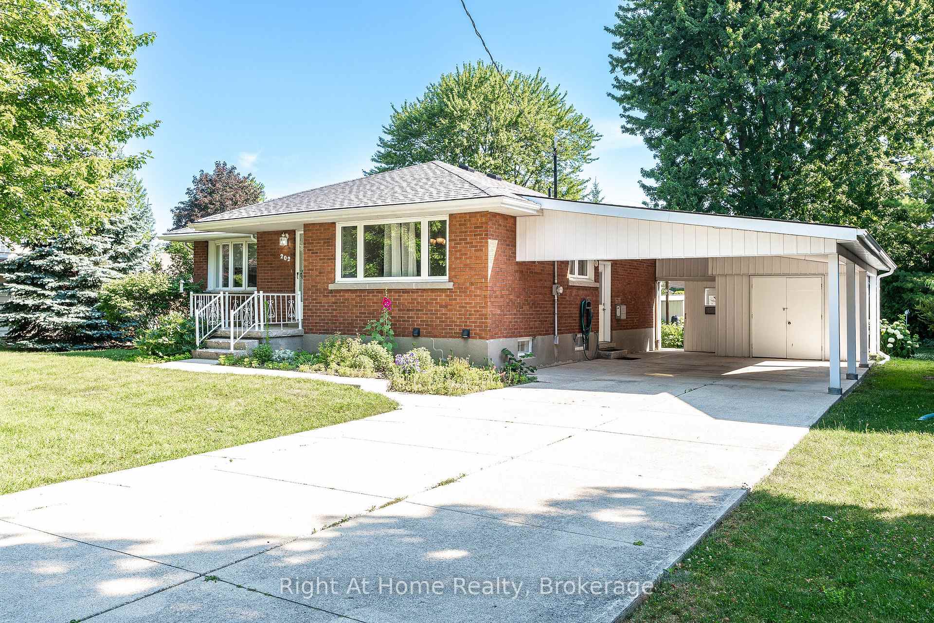 Photo 13 of 202 Easson Street, Stratford — HOMEH