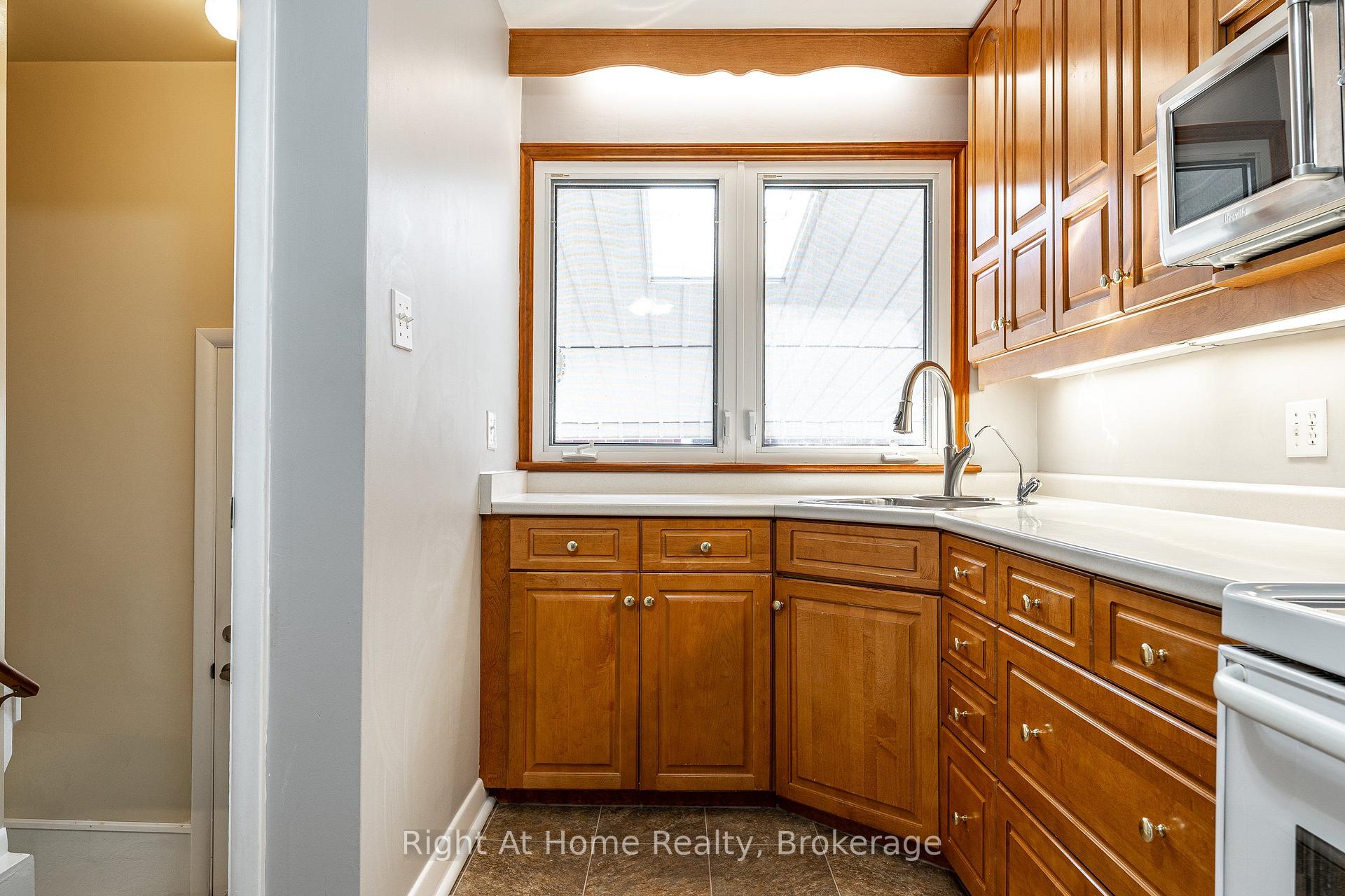 Photo 20 of 202 Easson Street, Stratford — HOMEH