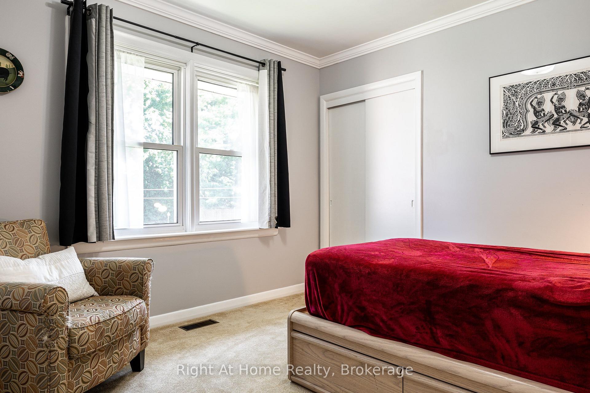 Photo 25 of 202 Easson Street, Stratford — HOMEH