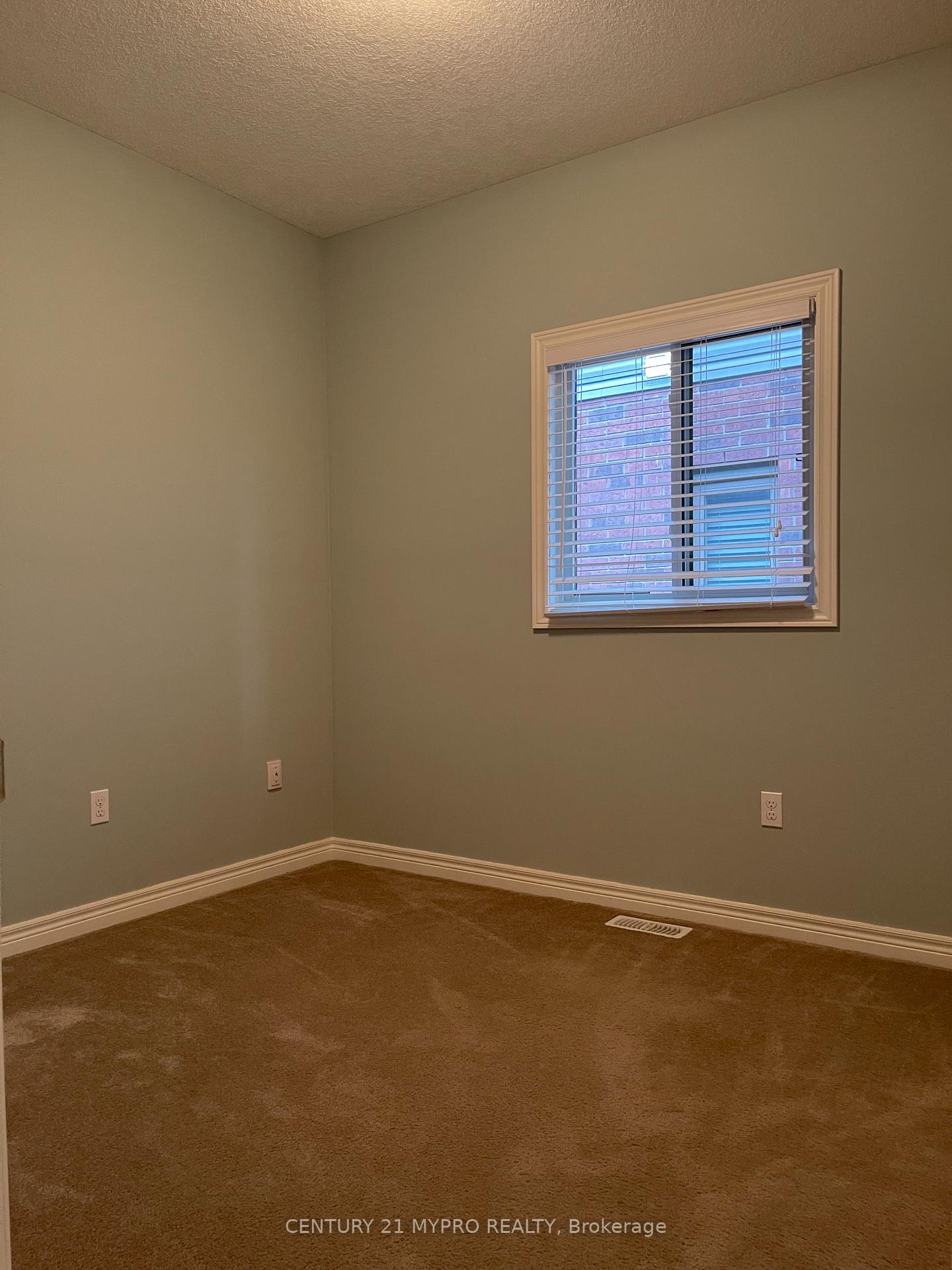 Photo 17 of 1005 Oakcrossing Gate, London, North M — HOMEH