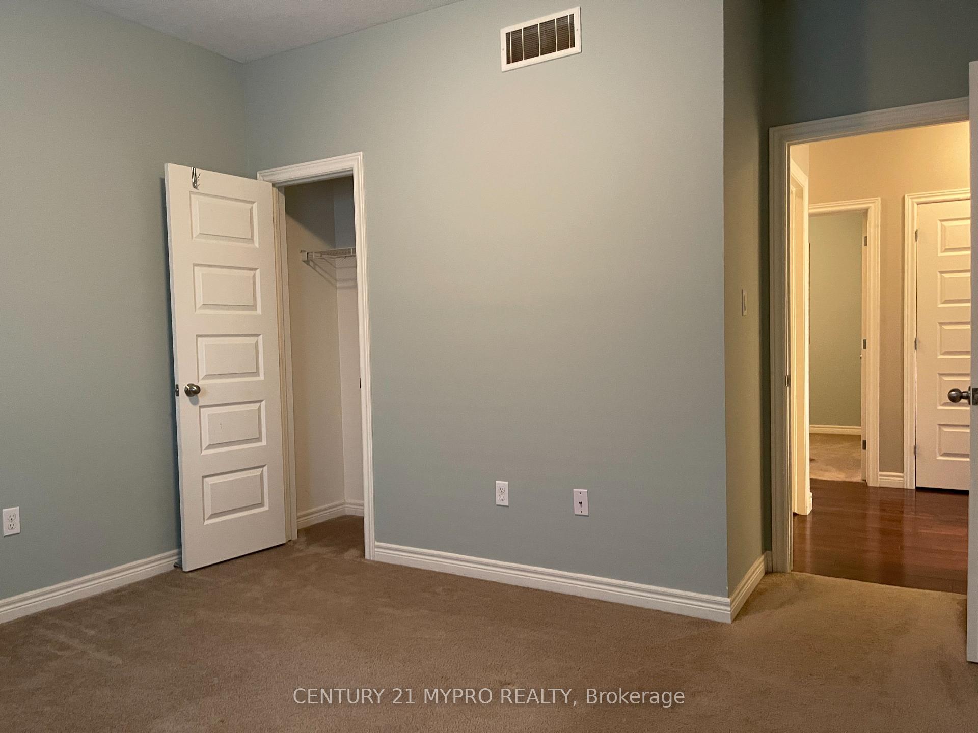 Photo 19 of 1005 Oakcrossing Gate, London, North M — HOMEH
