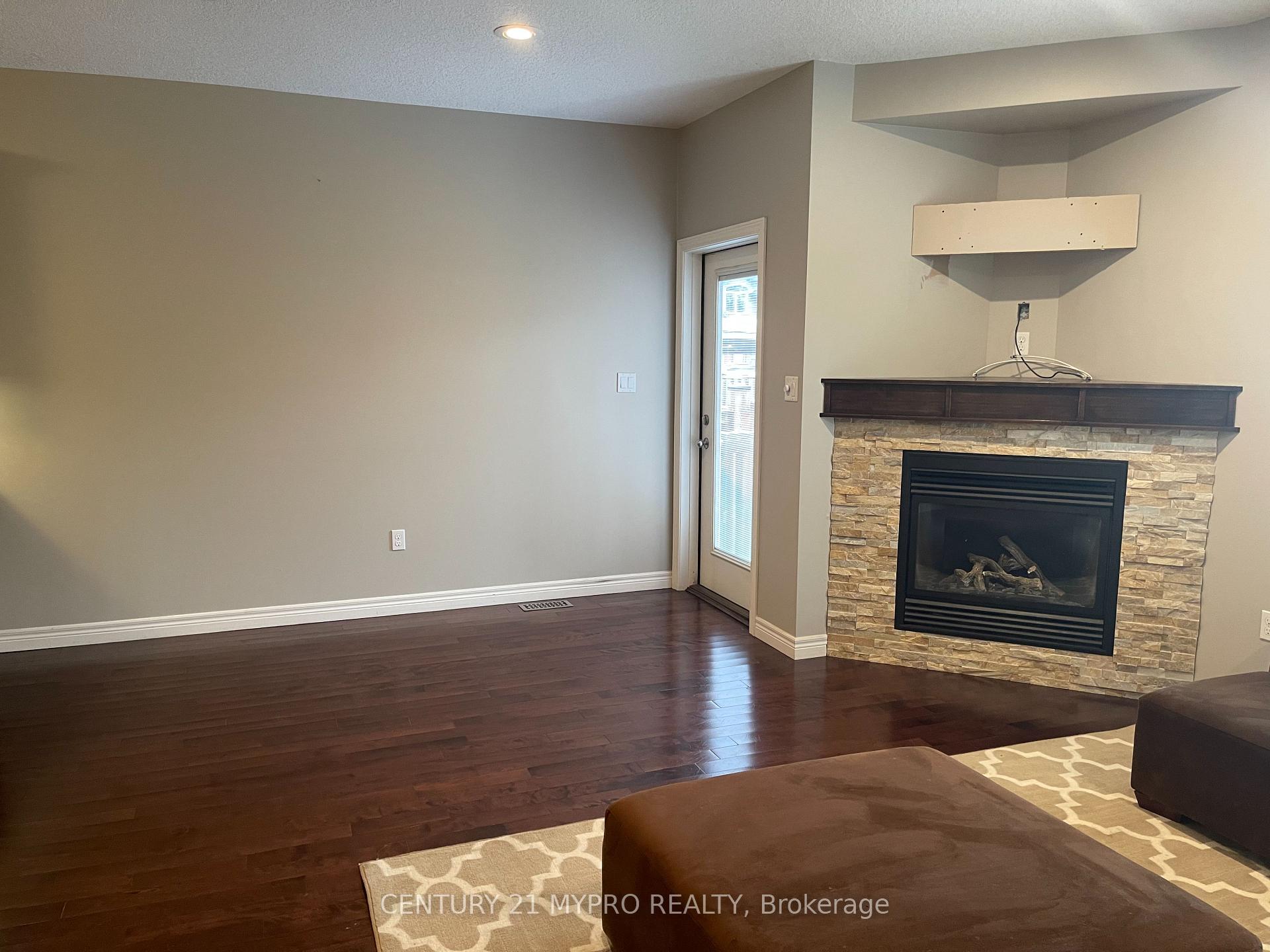 Photo 31 of 1005 Oakcrossing Gate, London, North M — HOMEH