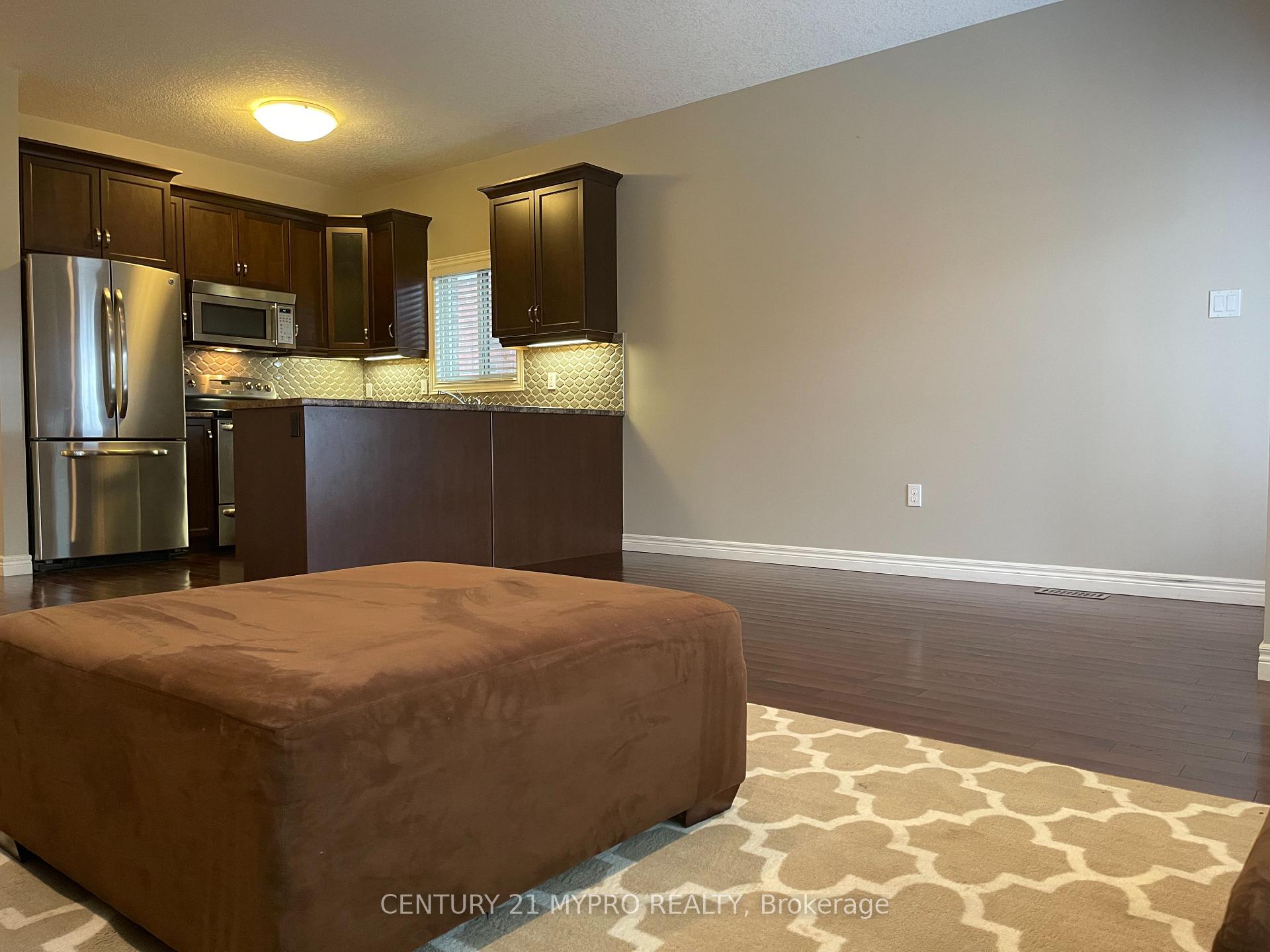 Photo 35 of 1005 Oakcrossing Gate, London, North M — HOMEH