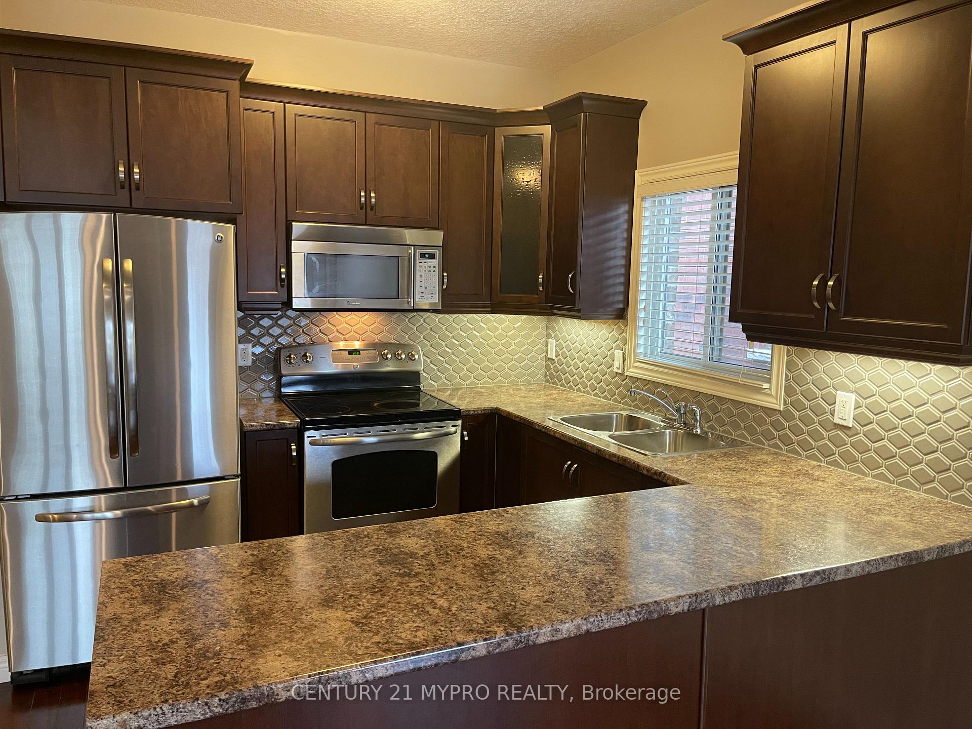 Photo 37 of 1005 Oakcrossing Gate, London, North M — HOMEH