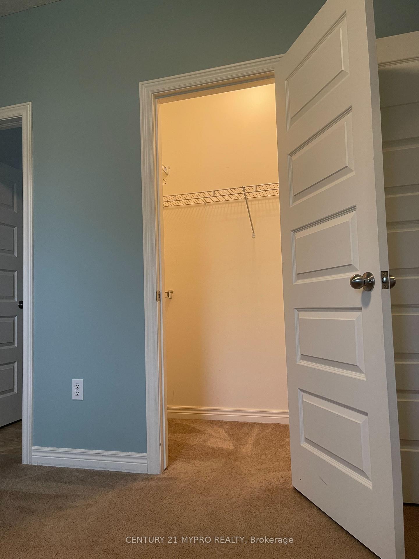 Photo 49 of 1005 Oakcrossing Gate, London, North M — HOMEH