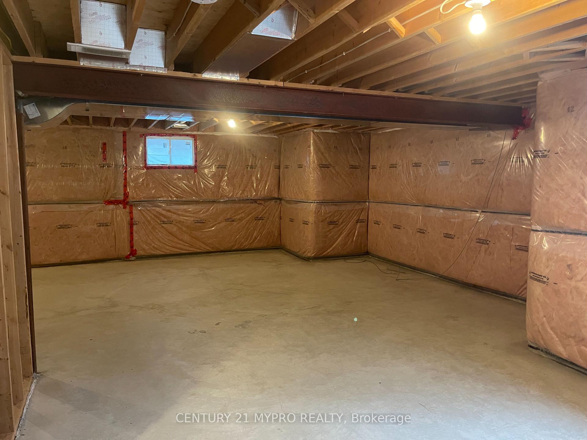 Photo 51 of 1005 Oakcrossing Gate, London, North M — HOMEH