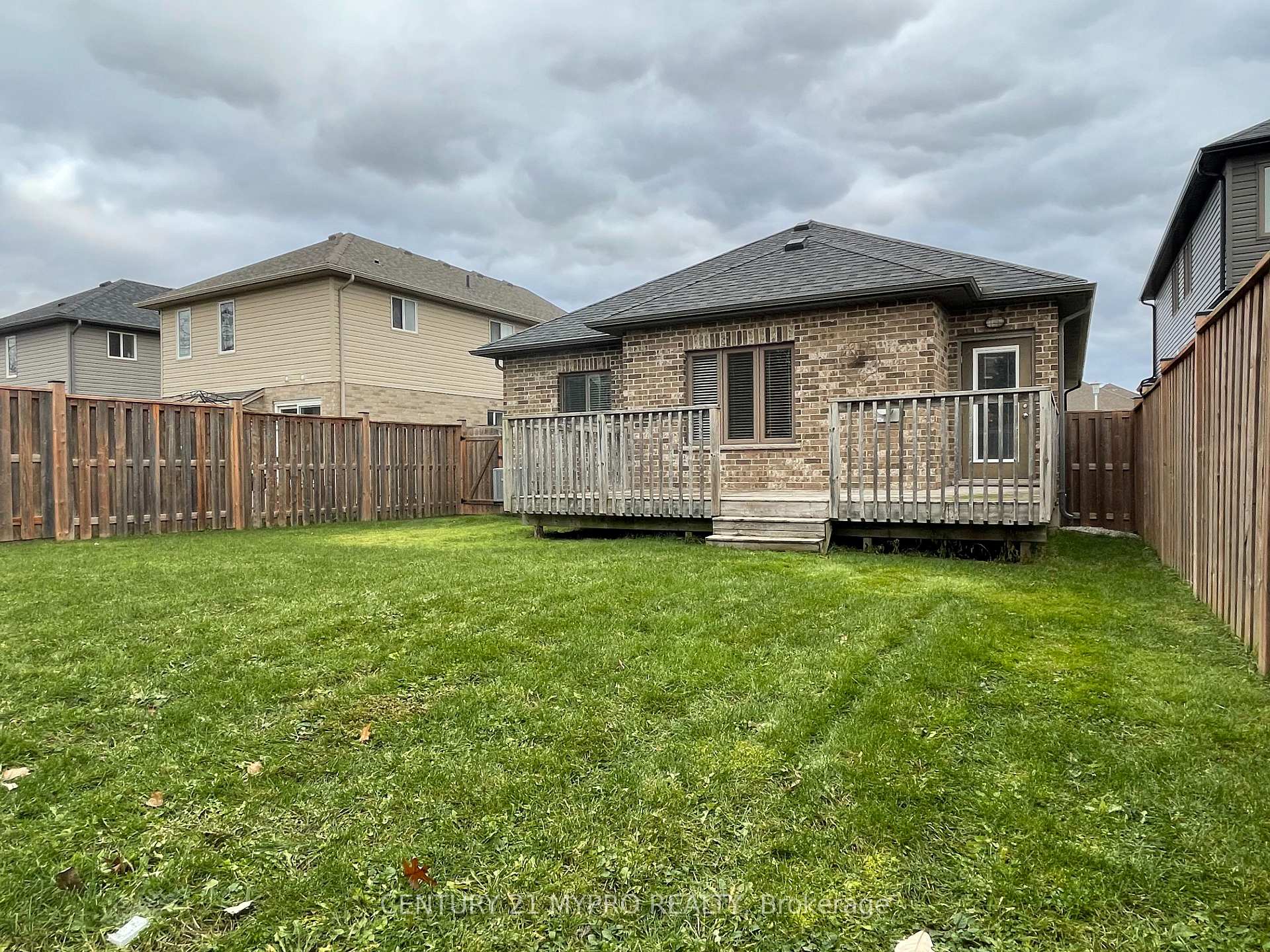Photo 57 of 1005 Oakcrossing Gate, London, North M — HOMEH