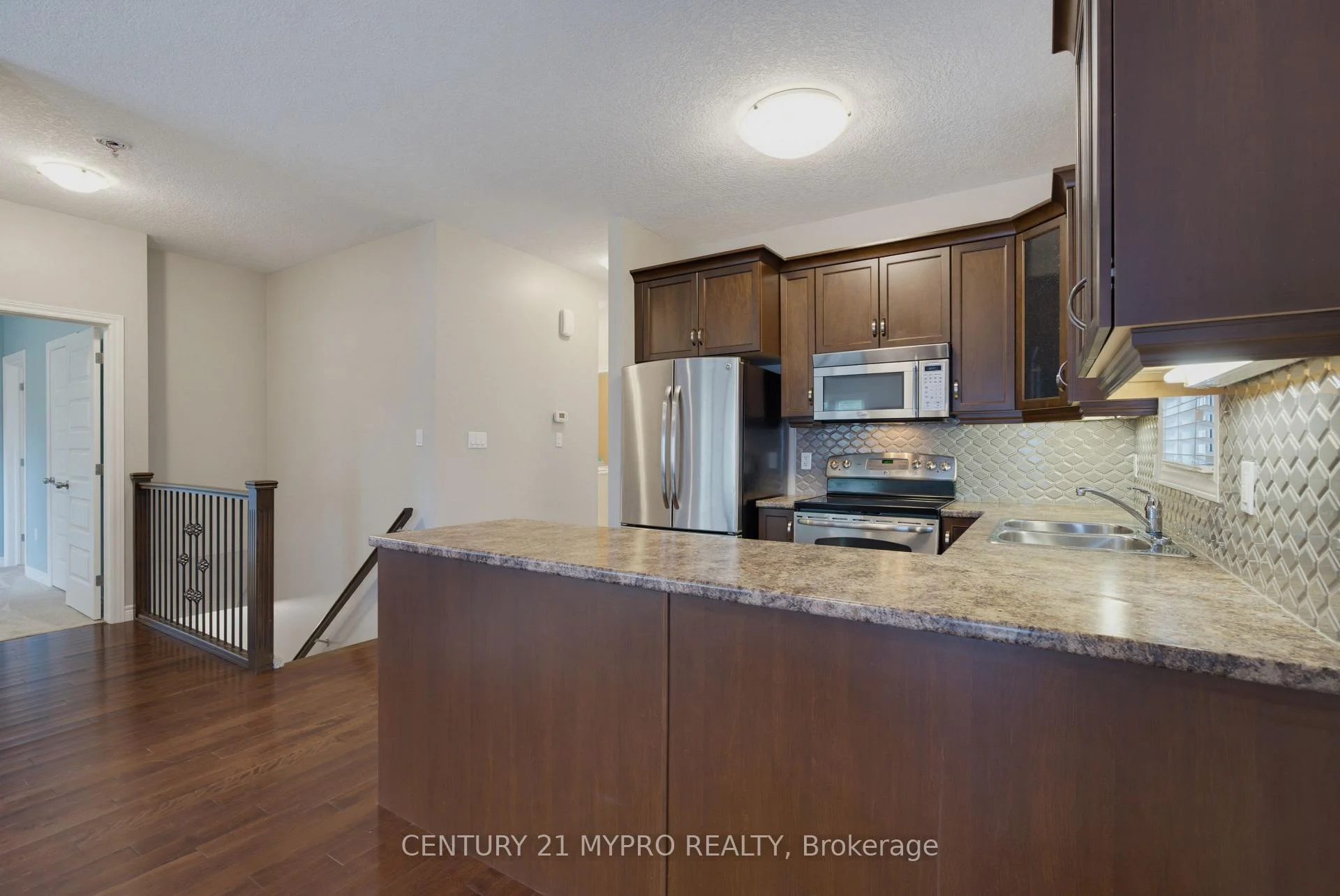 Photo 22 of 1005 Oakcrossing Gate, London, North M — HOMEH