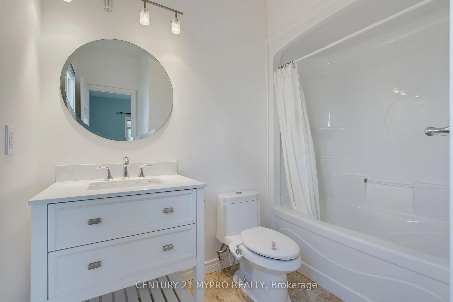 Photo 42 of 1005 Oakcrossing Gate, London, North M — HOMEH
