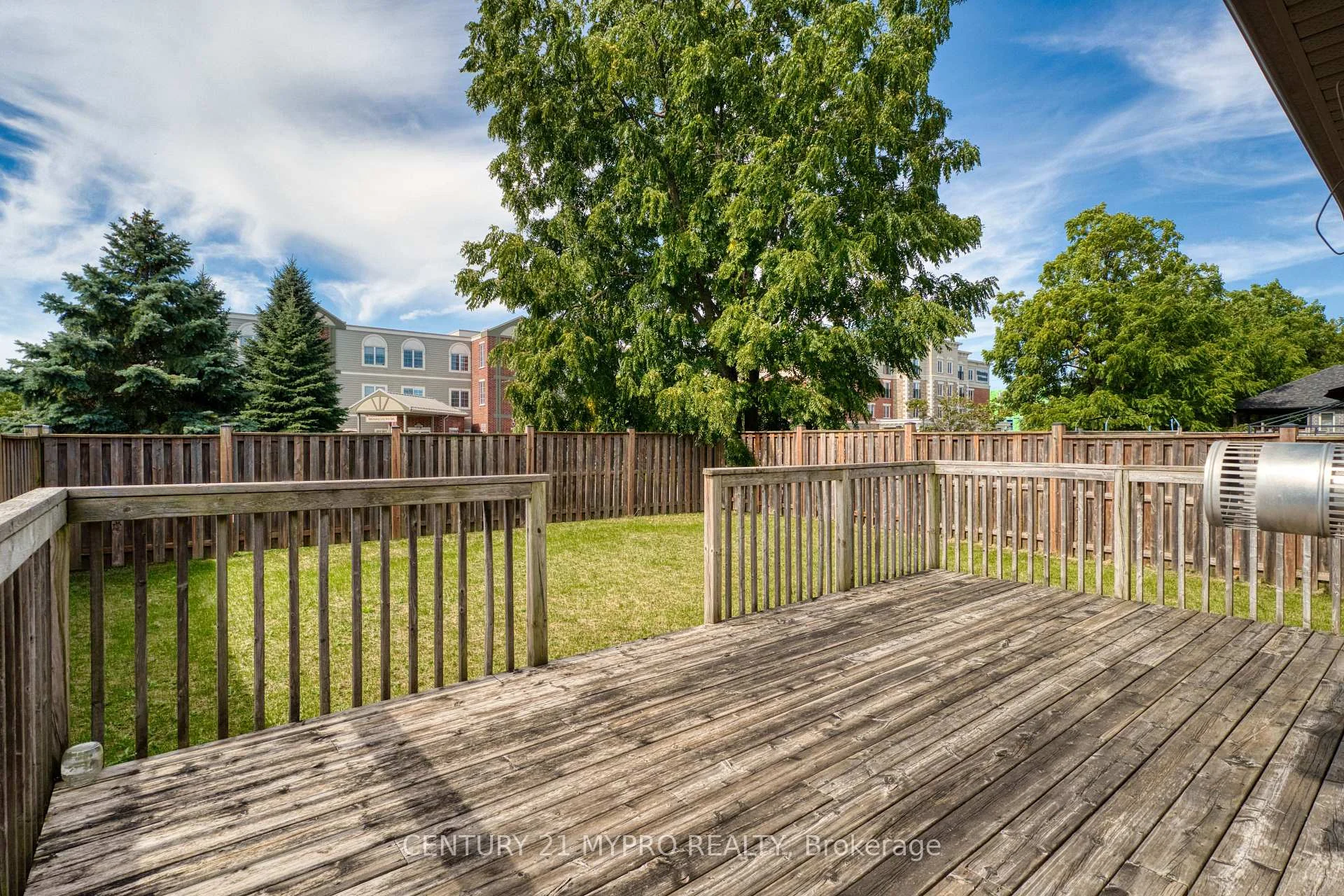 Photo 60 of 1005 Oakcrossing Gate, London, North M — HOMEH