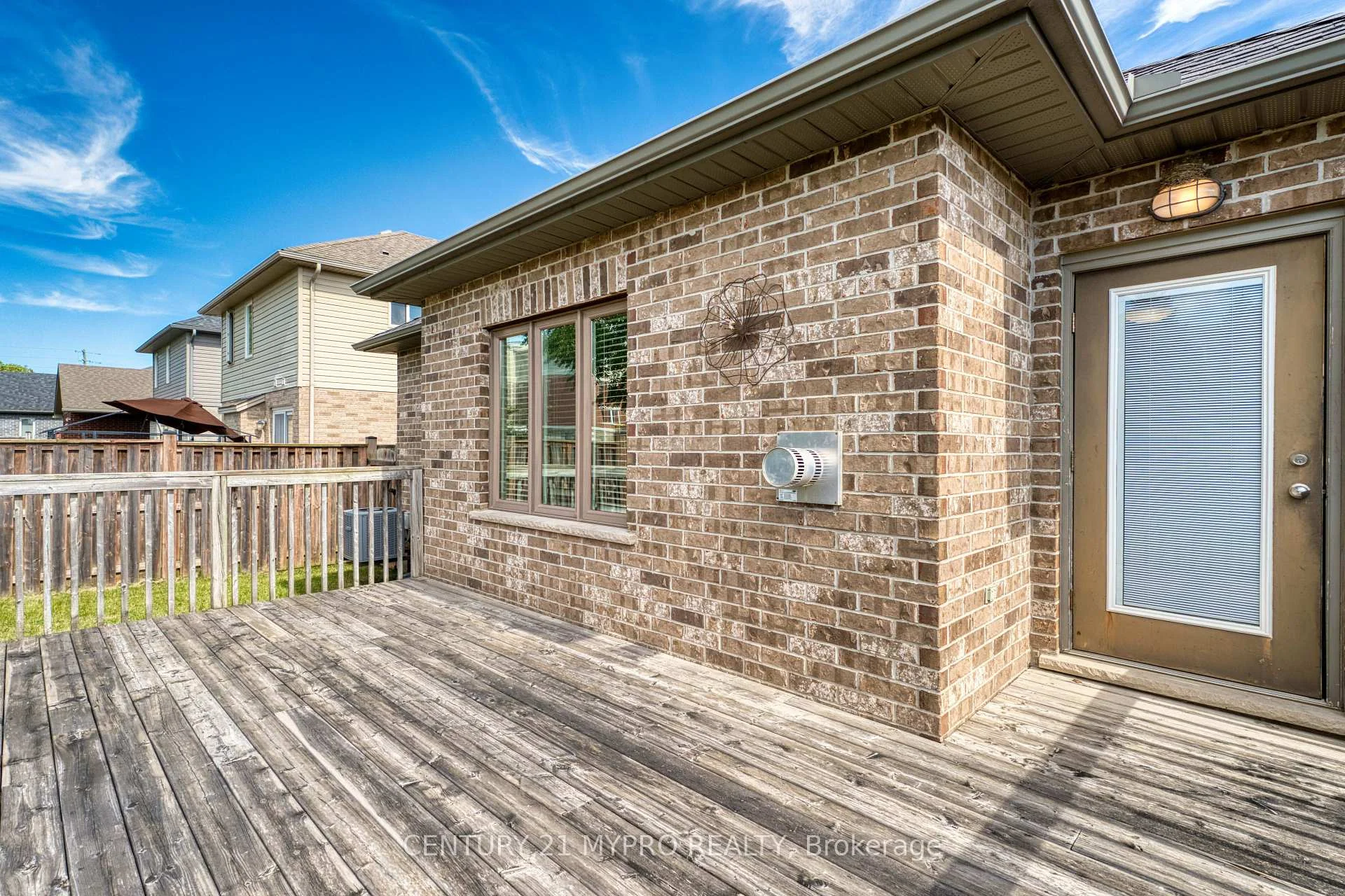 Photo 61 of 1005 Oakcrossing Gate, London, North M — HOMEH