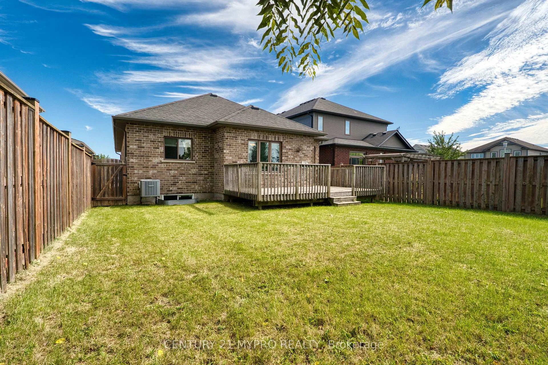 Photo 63 of 1005 Oakcrossing Gate, London, North M — HOMEH
