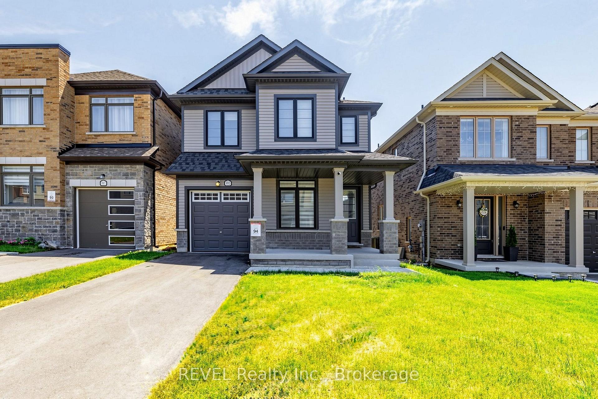 Front of 993 Lockie Drive