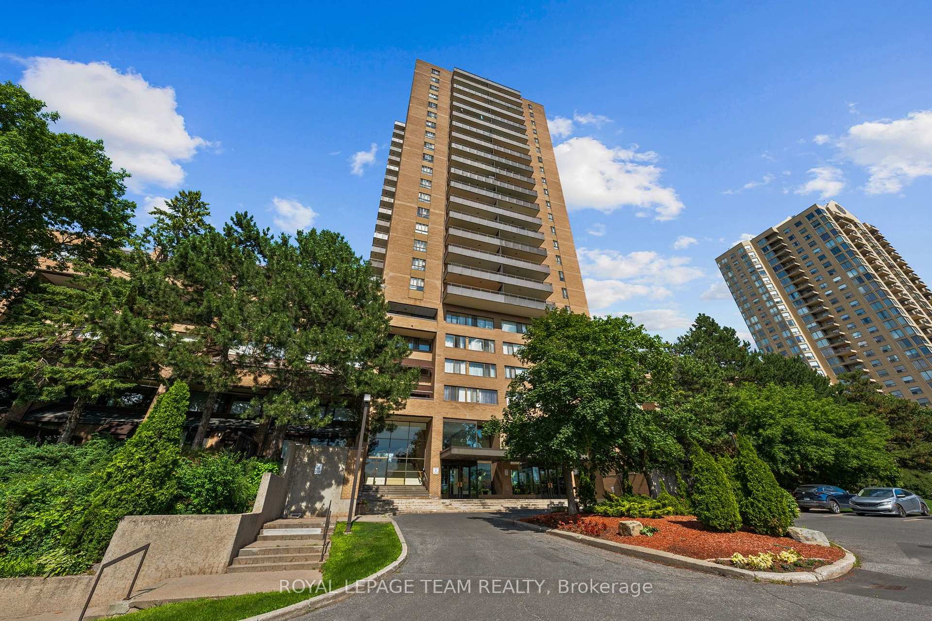 Photo 4 of Unit 912, 515 St Laurent Boulevard, Ottawa, Viscount Alexander Park — HOMEH