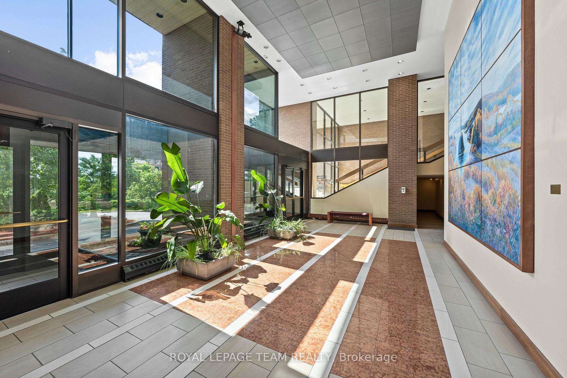 Photo 7 of Unit 912, 515 St Laurent Boulevard, Ottawa, Viscount Alexander Park — HOMEH